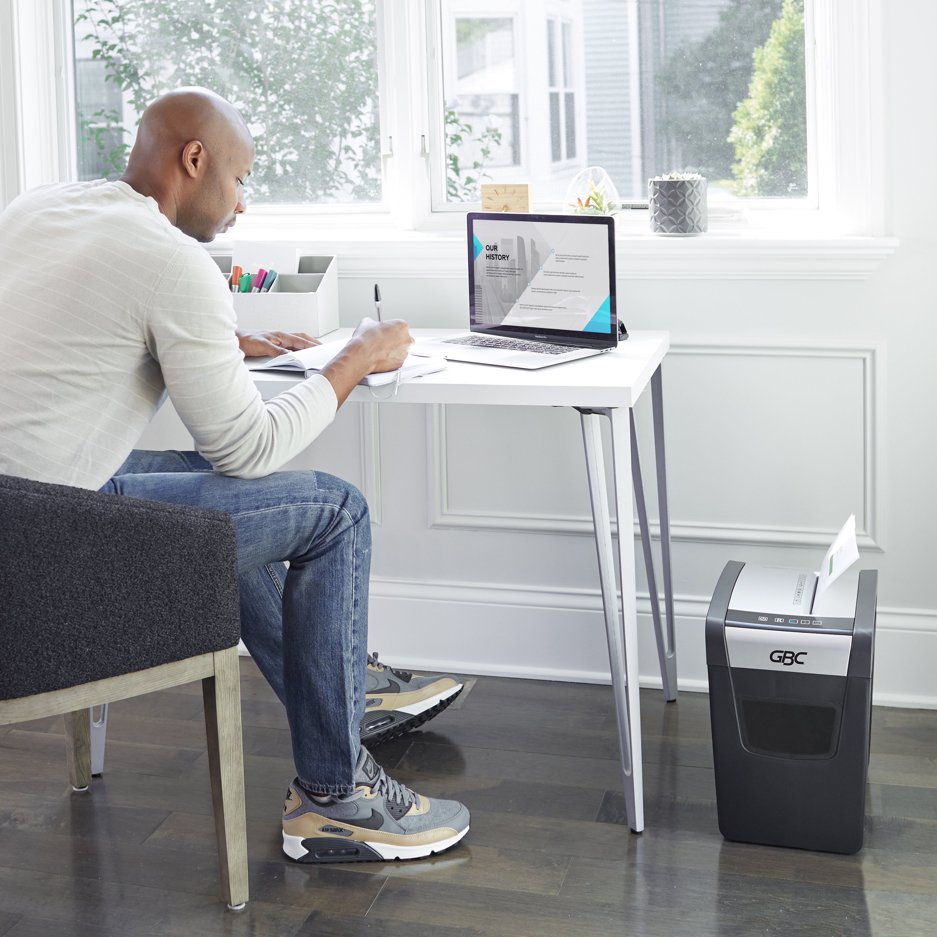 GBC ShredMaster PX10-06 Micro Cut Shredder